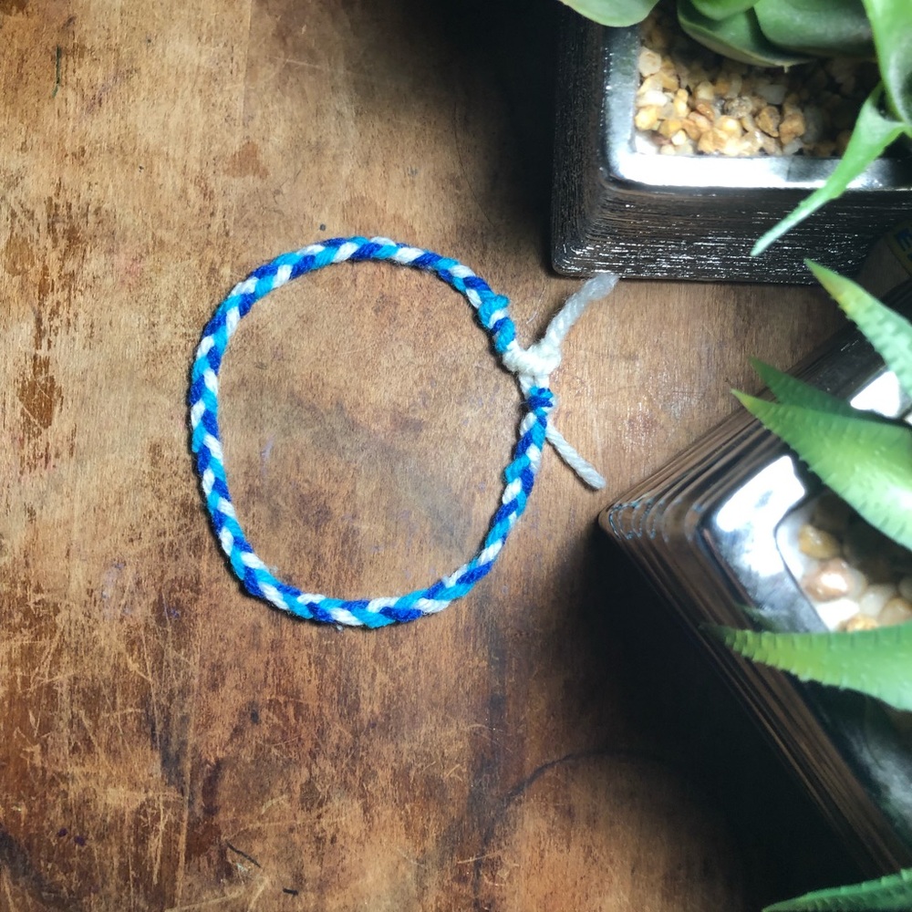 Beautiful Blue and white choker/necklace